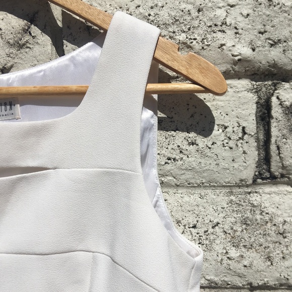 Cue Cream Sleeveless Top Size 10 - Picture 9 of 16